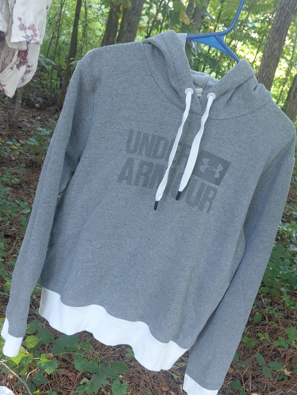 Under Armour Gray Hoodie Sweatshirt with White Accents